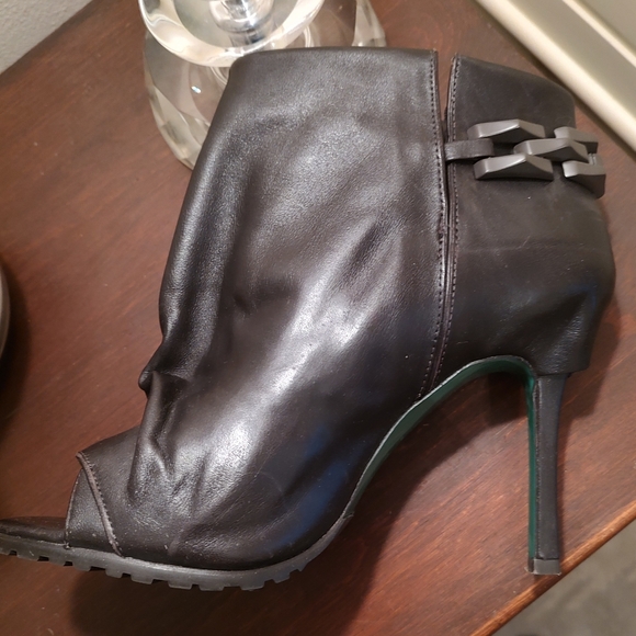 Sexy Black Ankle Boot by Lisa for Donald J. Pliner - Picture 3 of 12